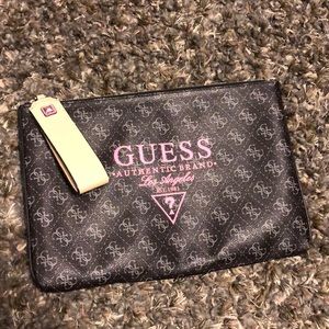 Guess bag pouch